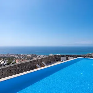 https://luxury-villa-torviscas-costa-adeje.adeje-hotels.com